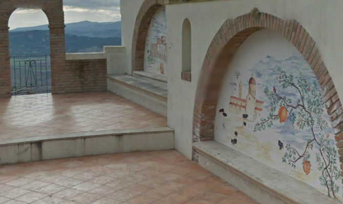 Scorcio della terrazza del Melograno di Pisticci<br>