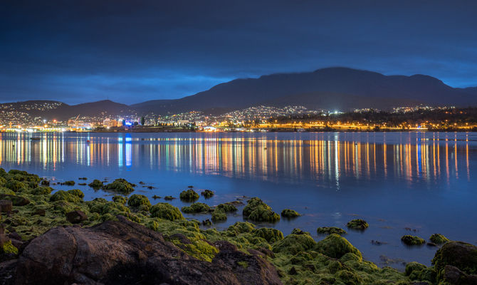 Veduta notturna di Hobart