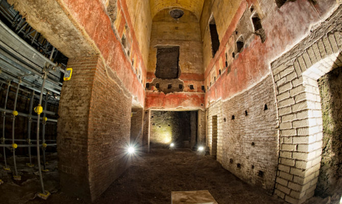 Interni della Domus Aurea