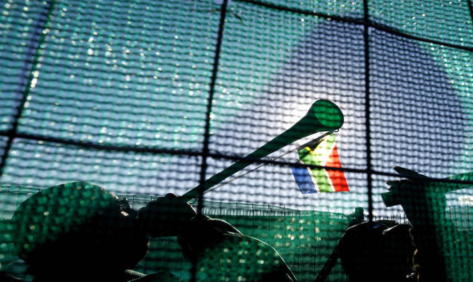 Tifoso con vuvuzela