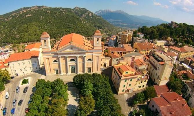 Veduta con Cattedrale