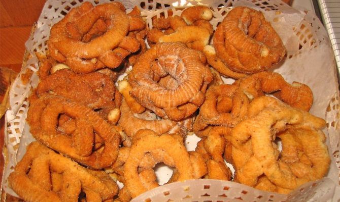 cuddrireddri sicilia biscotti prodotti tipici corone ciambelline