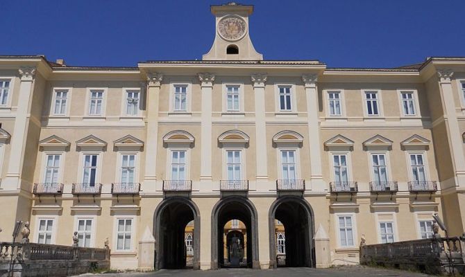 portici reggia