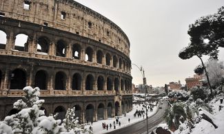 Roma Colosseo con la neve