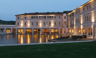 Saturnia, un nido d’amore tra le terme