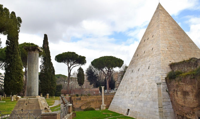 Piramide Cestia e Cimitero Acattolico