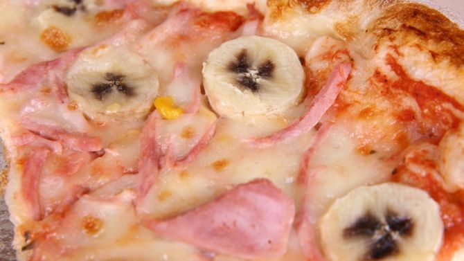 pizza alle banane e prsciutto