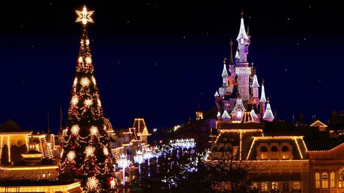 Luci di Natale a Disneyland Paris