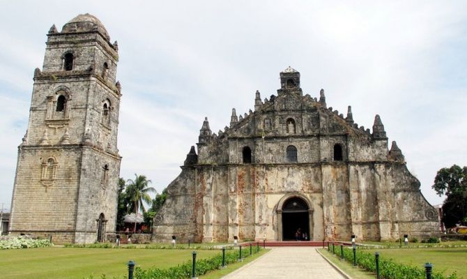 Antica chiesa barocca nelle Filippine