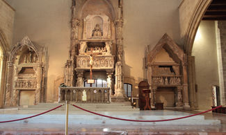 Basilica e Complesso Monumentale di Santa Chiara