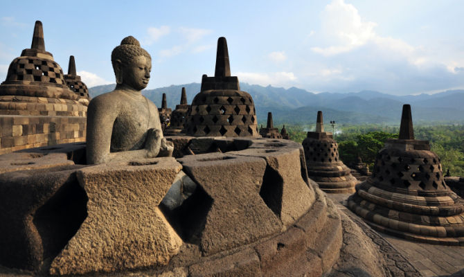 Tempio indonesiano di Borobudur<br>