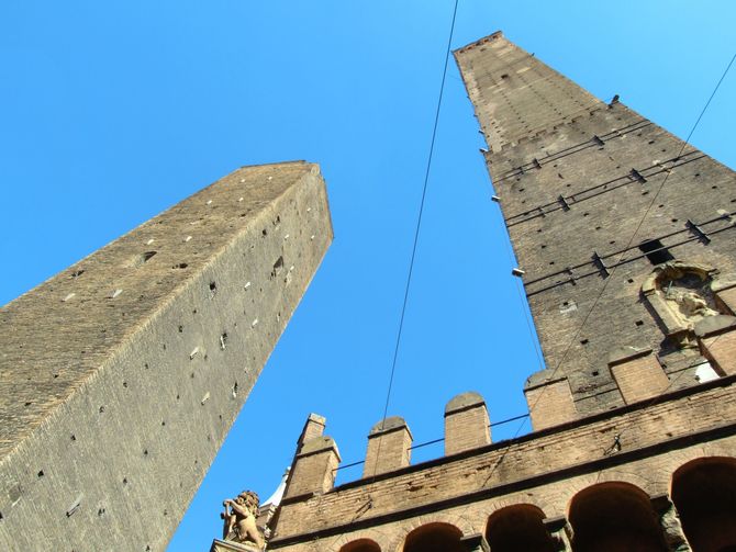 10. Torre degli Asinelli