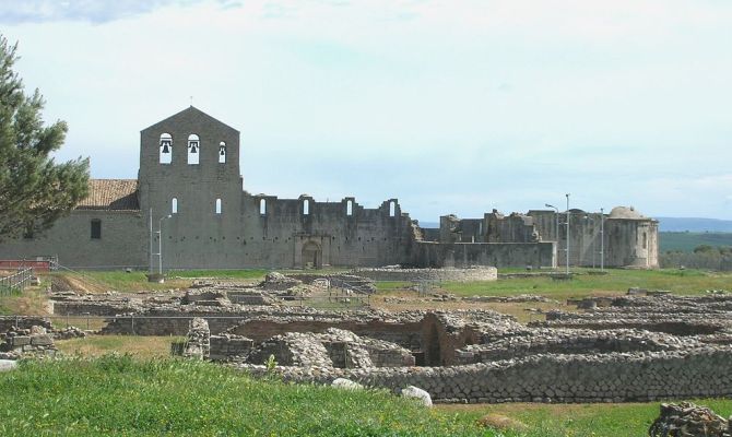 Venosa, l'Incompiuta del Complesso della Santissima Trinità