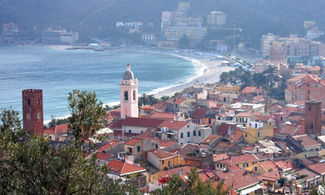 Liguria: Noli, romanticismo a un passo dal mare