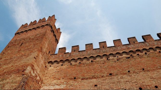 Mura del castello di gradara