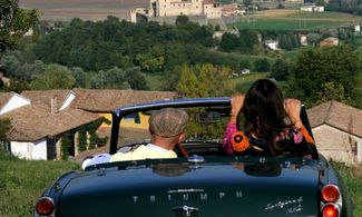 L'Italia vista dal finestrino di un'auto d'epoca