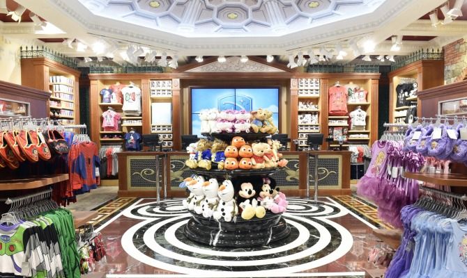 Restyling Disney Store<br>