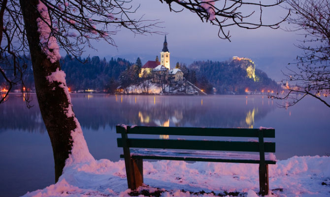 Foto Di Inverno Natale.Slovenia Riflessi Natalizi Sul Lago Di Bled