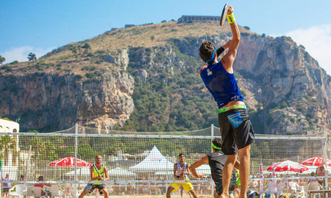 Beach tennis