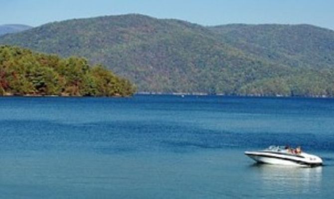 South Carolina lago