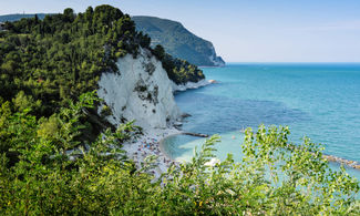 Marche, la natura selvaggia del Conero