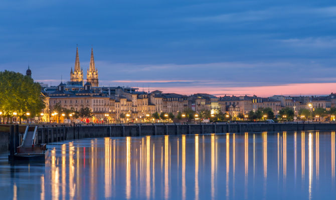 Bordeaux di sera