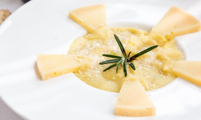 Pasta e patate con provolone della Penisola Sorrentina