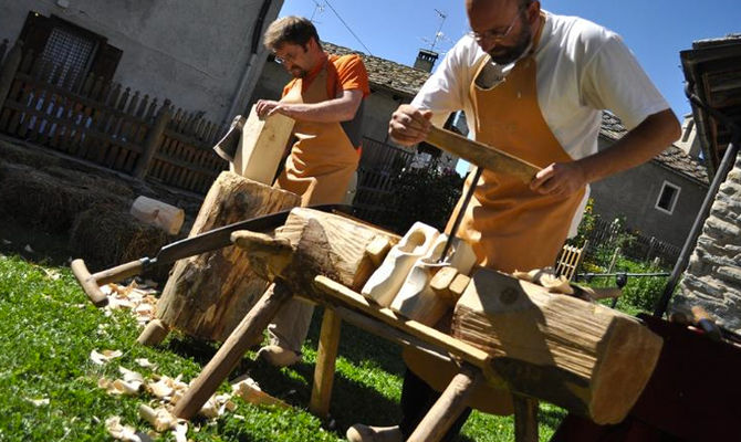 I sabotiers della Valle d Ayas