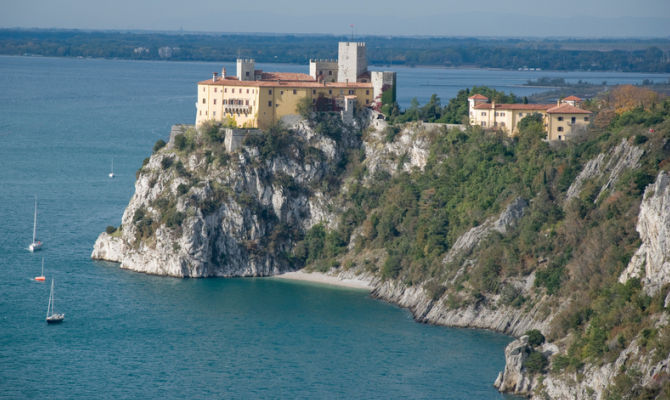 Risultati immagini per IL CASTELLO DI DUINO