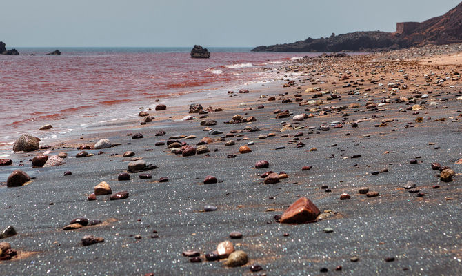 Isola di Hormuz, spiaggia rossa