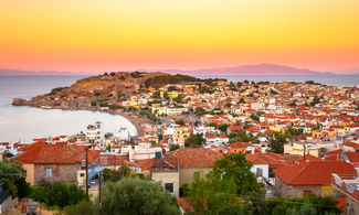 Lesbos, un tempio sotto l’antico teatro