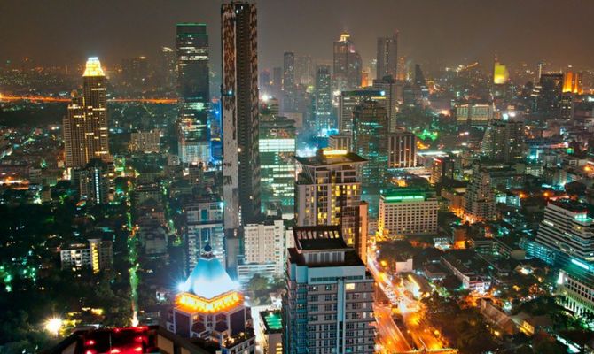 Bangkok grattacieli di notte