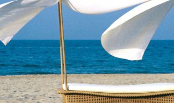 Lettino sulla spiaggia, Rimini