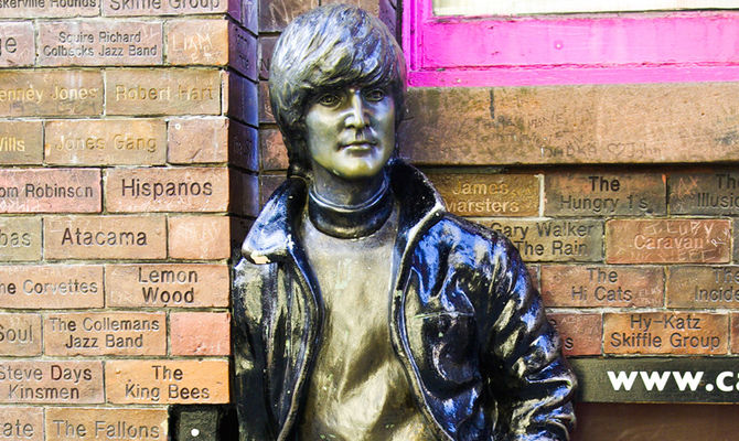 Statua di John Lennon Liverpool