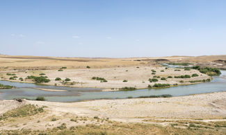 Iraq, dalla secca del fiume emerge un antico palazzo