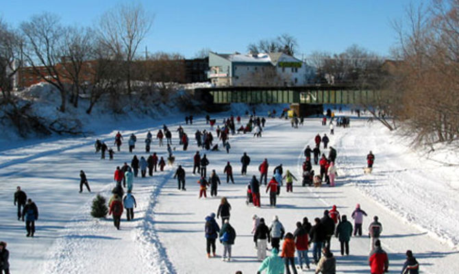 Pattinatori sulla Rivière L'Assomption, Québec