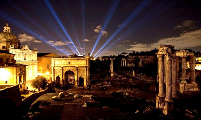 Roma Fori Imperiali di notte