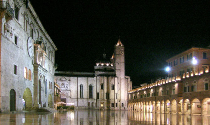Ascoli Piceno, Piazza del Popolo