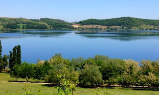 Casale di Martignano, gusto riva lago tra i colli laziali