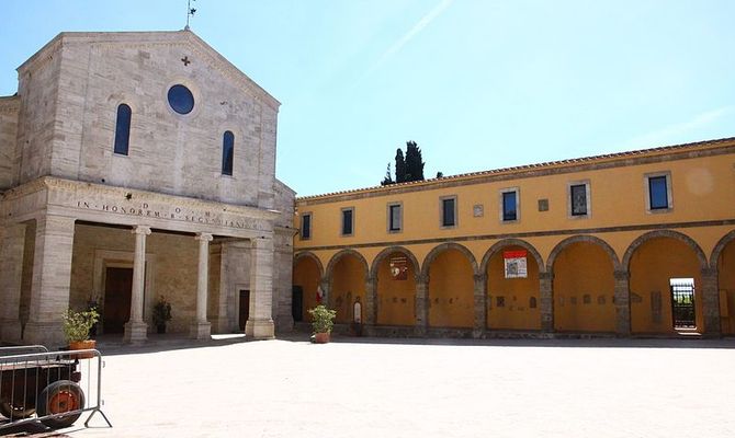 Chiusi, Piazza del Duomo