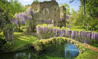 Il Giardino di Ninfa sembra uscito da una favola