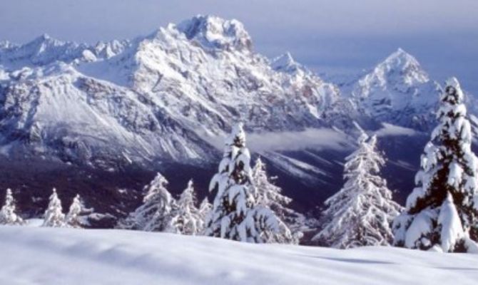 Cortina montagna inverno