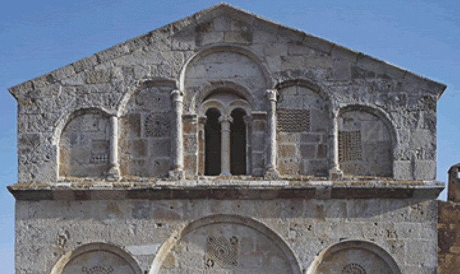 San Michele di Plaiano, facciata