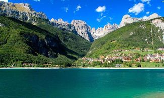 Il  mare  più bello d'Italia è ai piedi delle Dolomiti