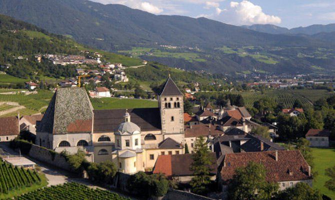 Veduta aerea dell'Abbazia di Novacella