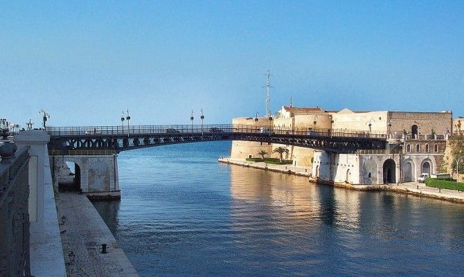 Taranto, ponte girevole