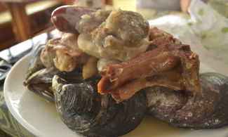 piatto di molluschi e carne tipico della Patagonia cilena<br>