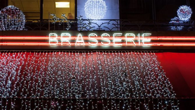 Insegna Brasserie a Montparnasse