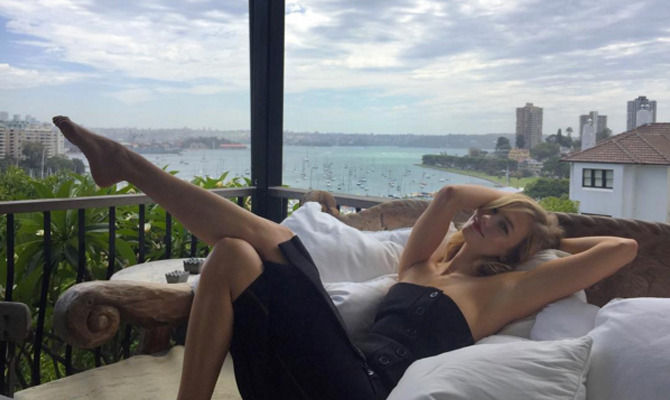 Karlie Kloss in vacanza