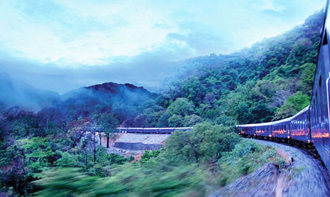 Deccan Odyssey treno